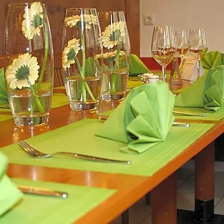 Goldener Stern 3*